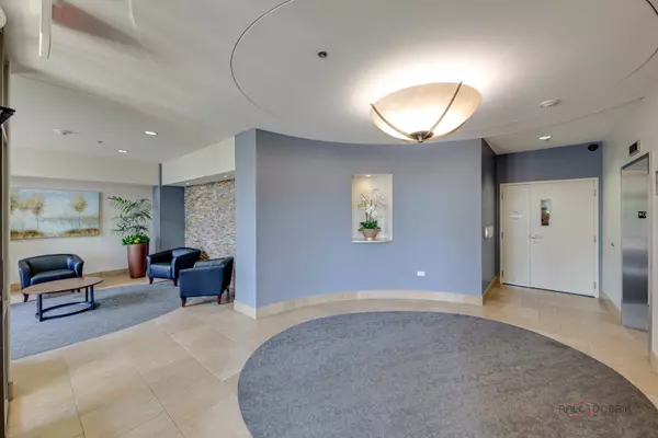 Vernon Hills, IL 60061,1199 E Port Clinton Road #209