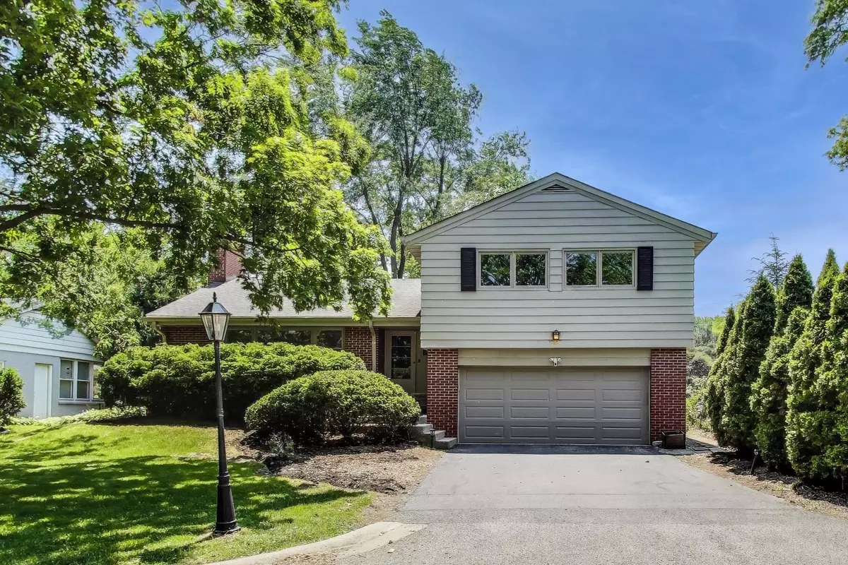 Wilmette, IL 60091,471 Highcrest Drive