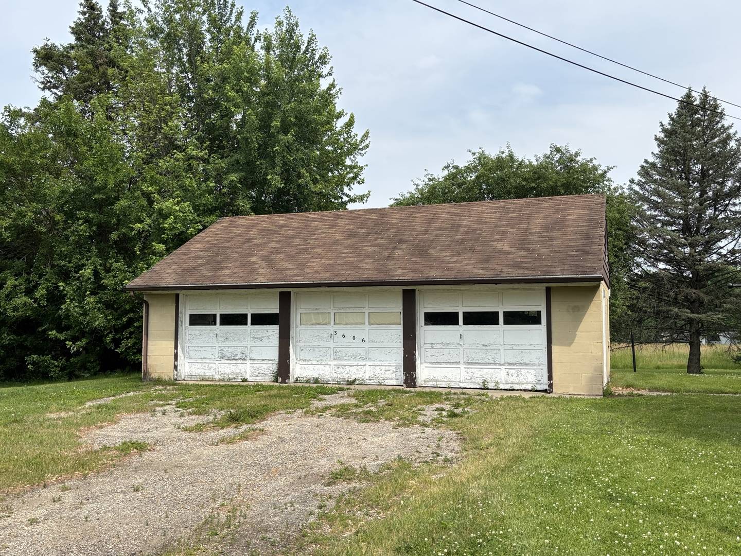 Rockford, IL 61102,3606 Prairie Road