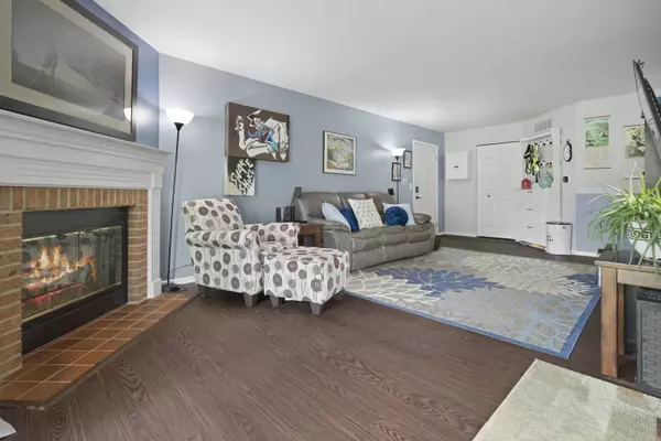 Schaumburg, IL 60193,78 Holmes Way #W1