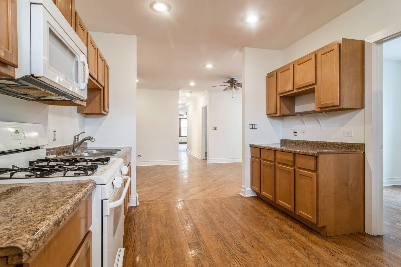 Chicago, IL 60639,4244 W Wrightwood Avenue #1W