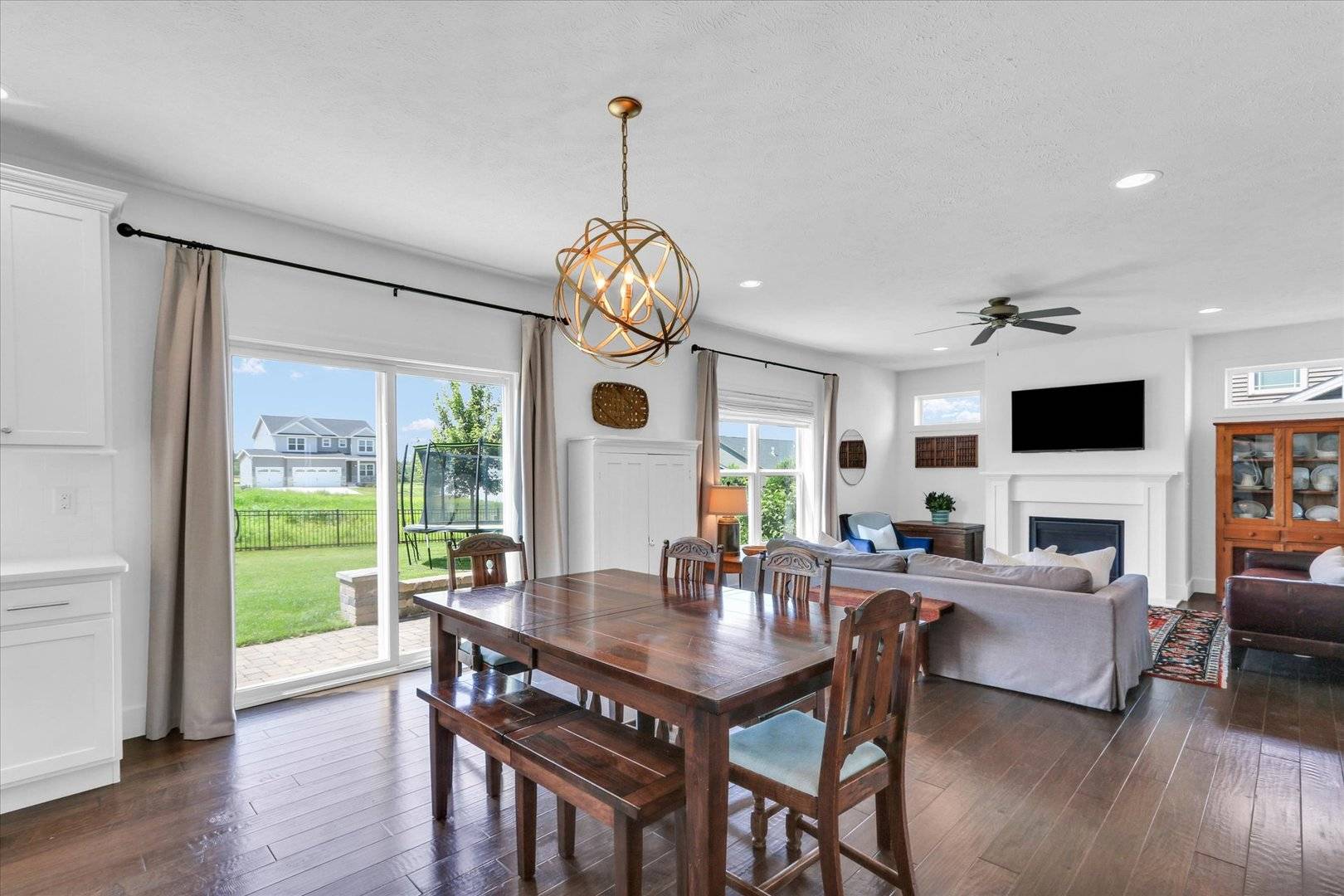 Mahomet, IL 61853,707 Country Ridge Drive
