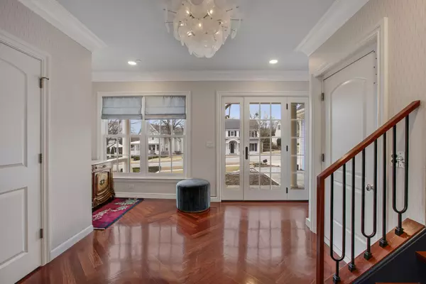 Barrington, IL 60010,650 S Grove Avenue