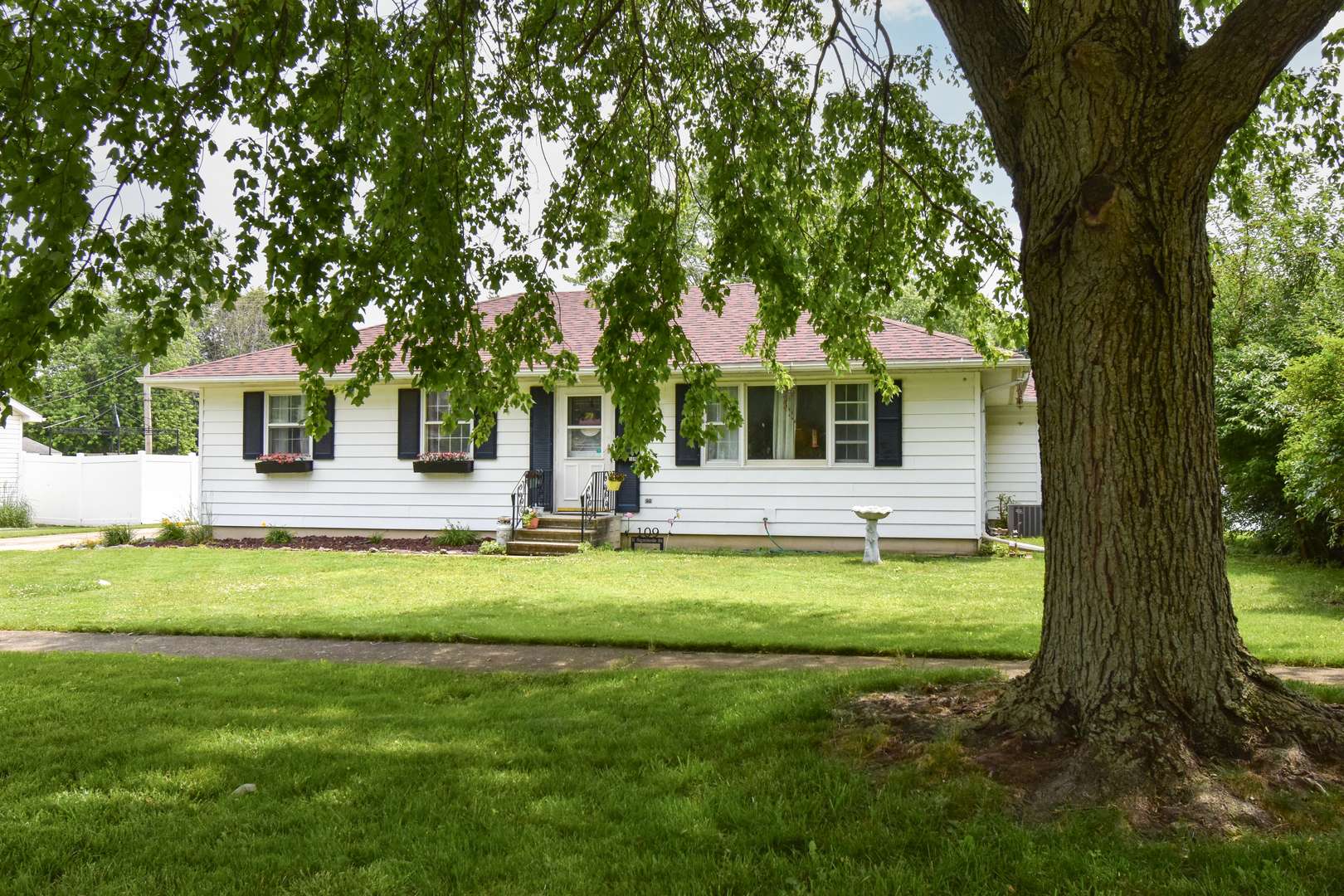 Dwight, IL 60420,109 E Seminole Street