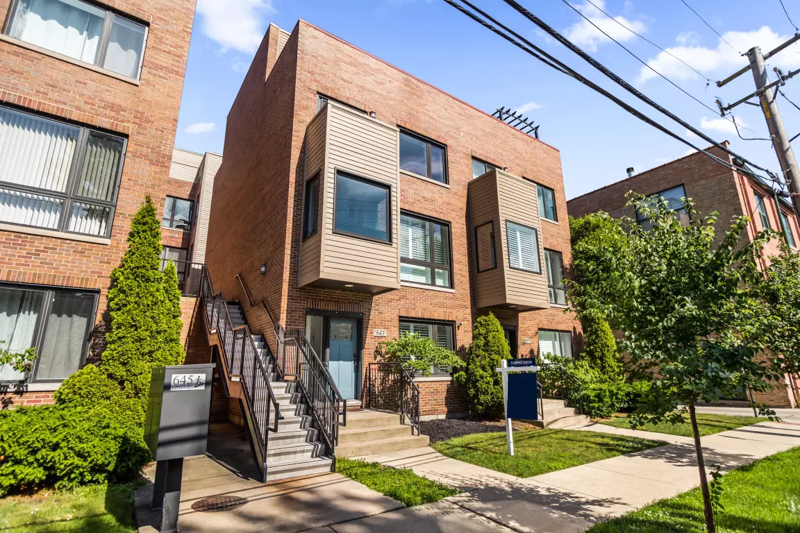Evanston, IL 60202,643 Custer Avenue