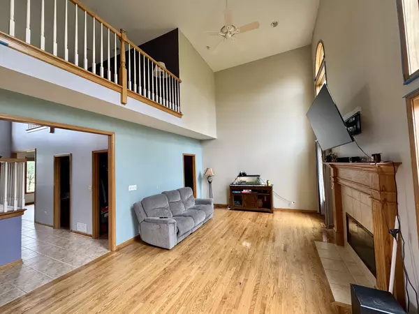 South Elgin, IL 60177,847 Sunrise Drive