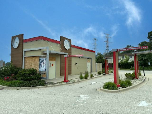 62 Northwest Highway, Cary, IL 60013