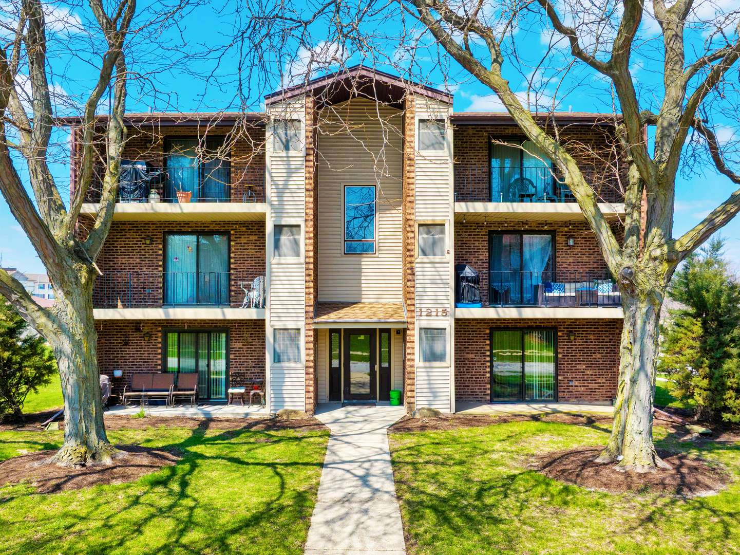 1215 Chalet Road #200, Naperville, IL 60563
