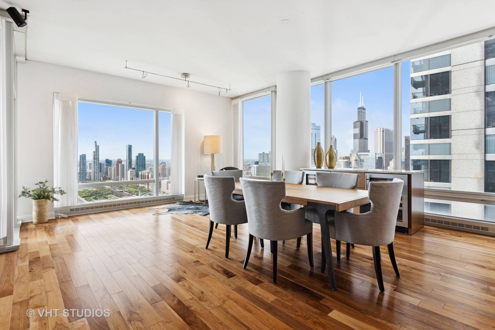 Chicago, IL 60601,340 E Randolph Street #4806