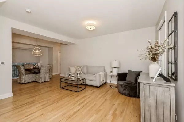 Chicago, IL 60609,835 W 37th Street #A