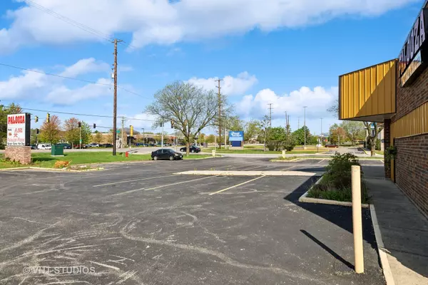 Schaumburg, IL 60193,1820 W Irving Park Road