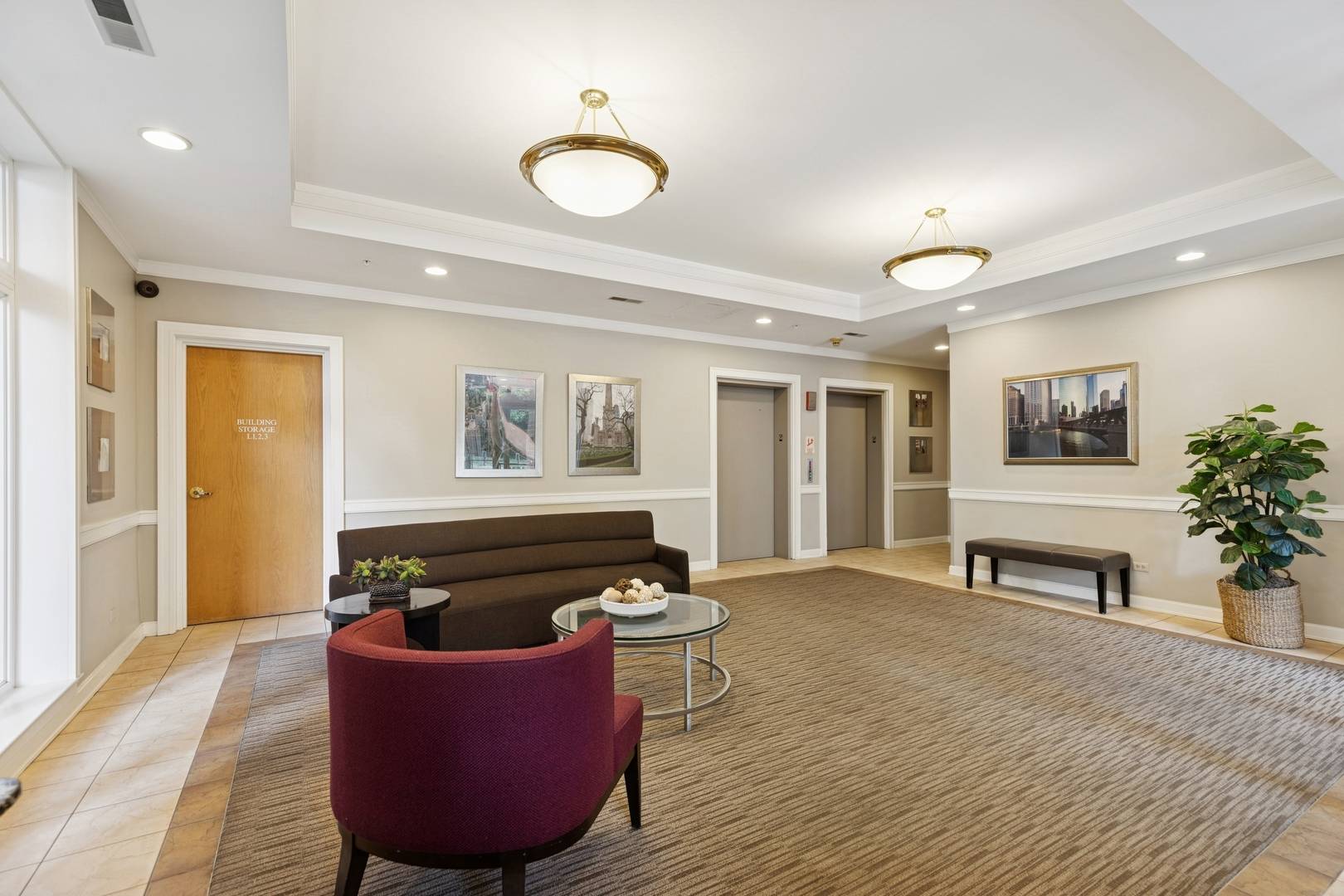Evanston, IL 60202,811 Chicago Avenue #304
