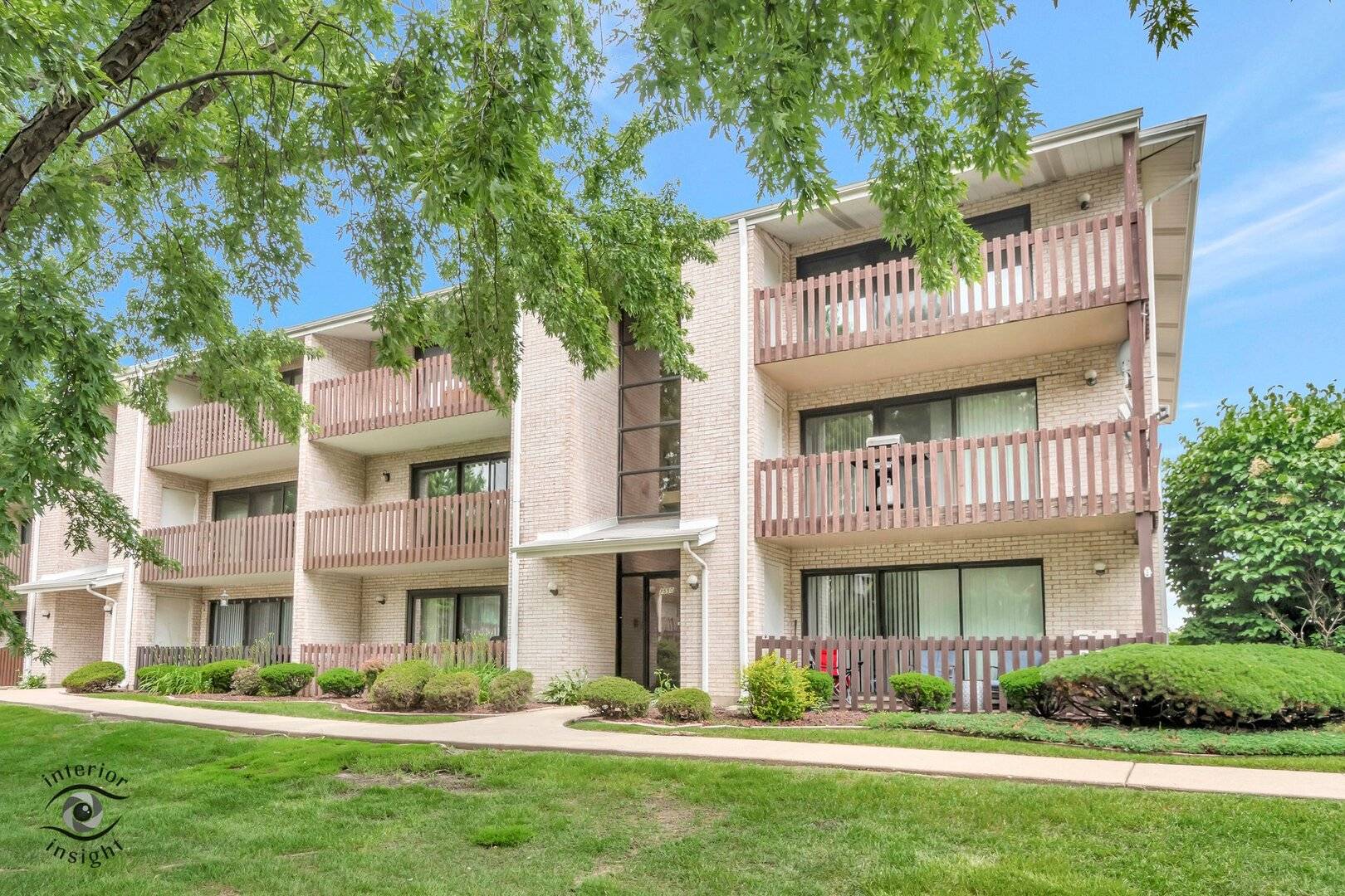 Burbank, IL 60459,7550 Briartree Lane #415