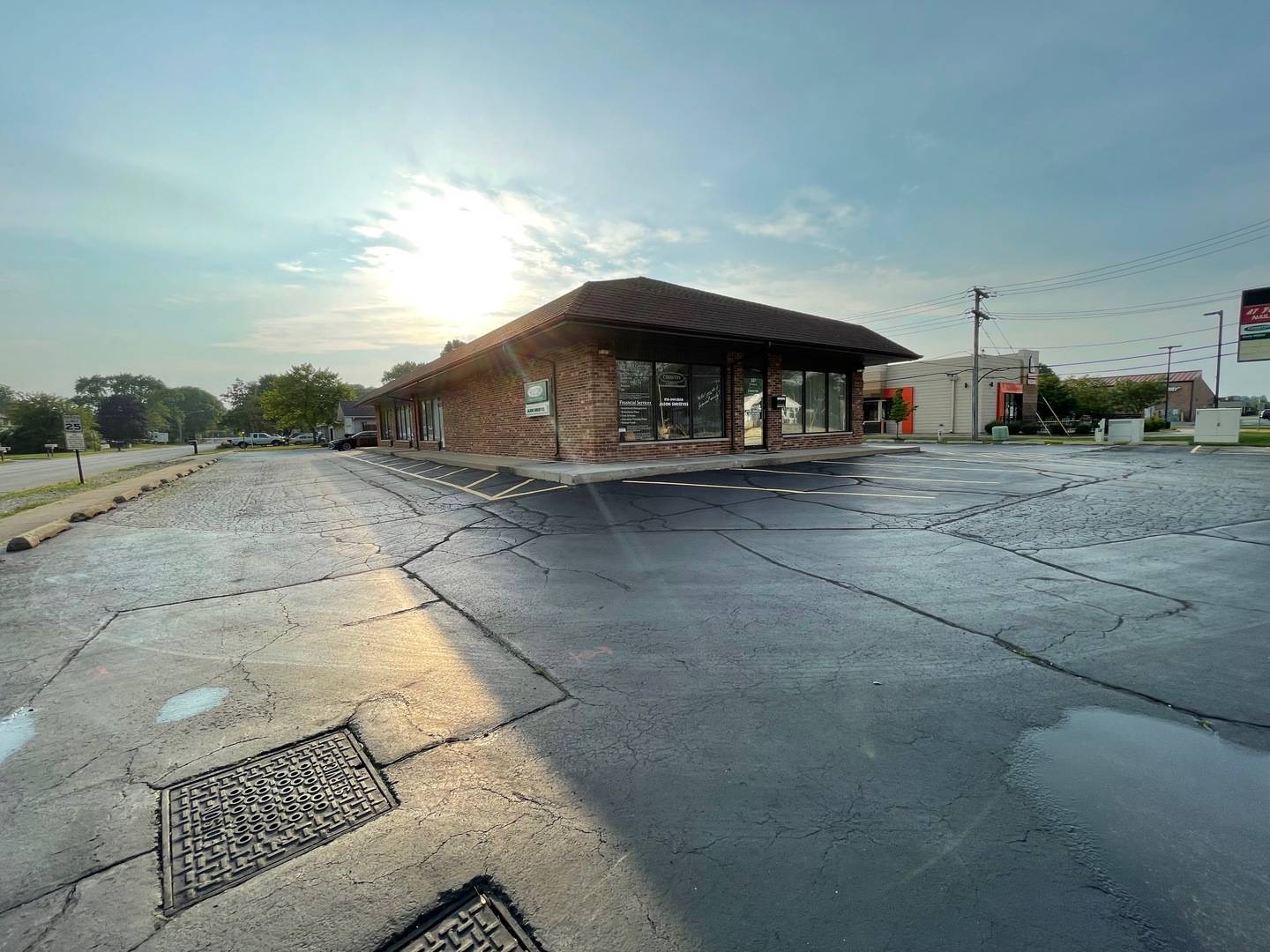 Mchenry, IL 60050,615 Front Street