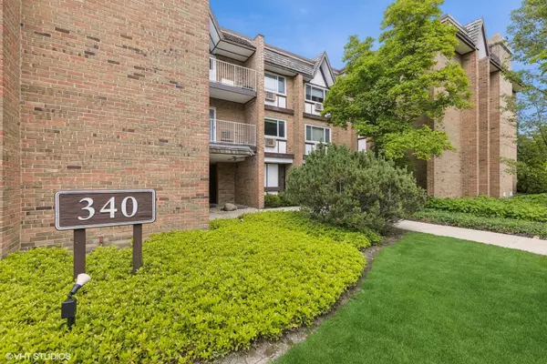 Hinsdale, IL 60521,340 Claymoor Road #2B