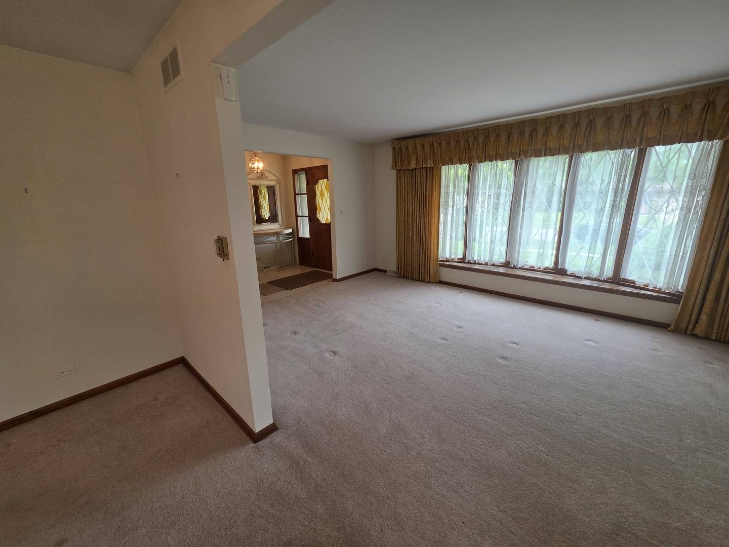 Darien, IL 60561,7725 Sawyer Road
