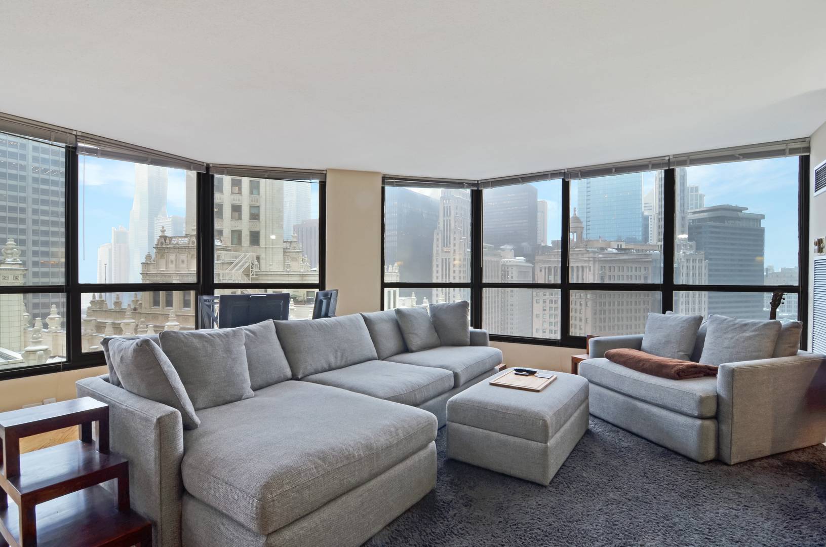 Chicago, IL 60611,405 N Wabash Avenue #2211