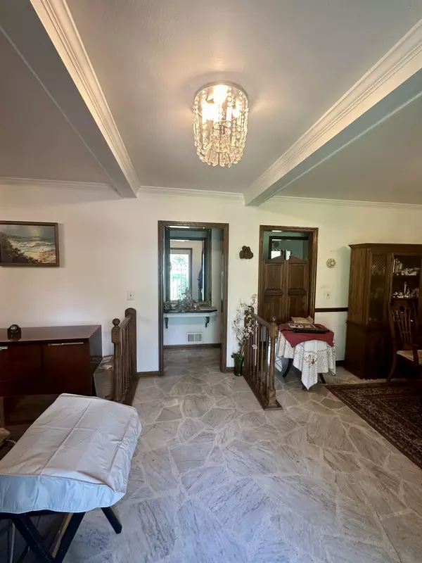 Oak Brook, IL 60523,205 Timber Trail Drive