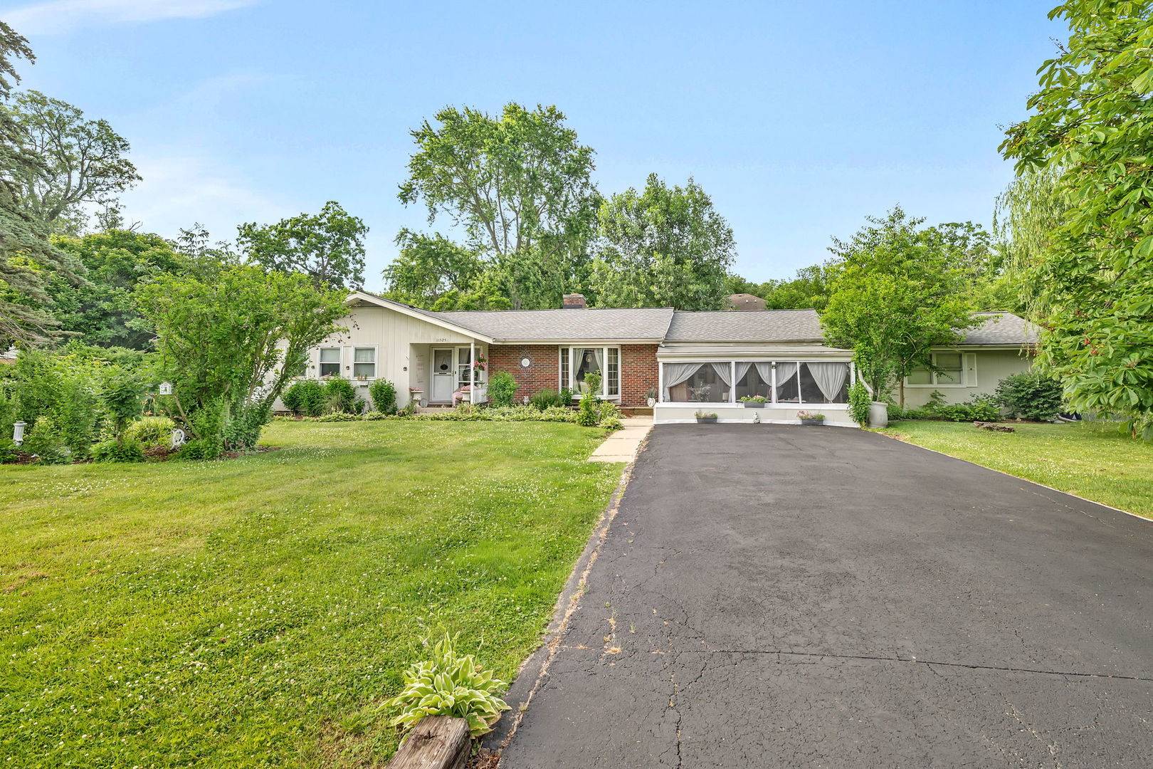11525 Edgewood Drive, Mokena, IL 60448