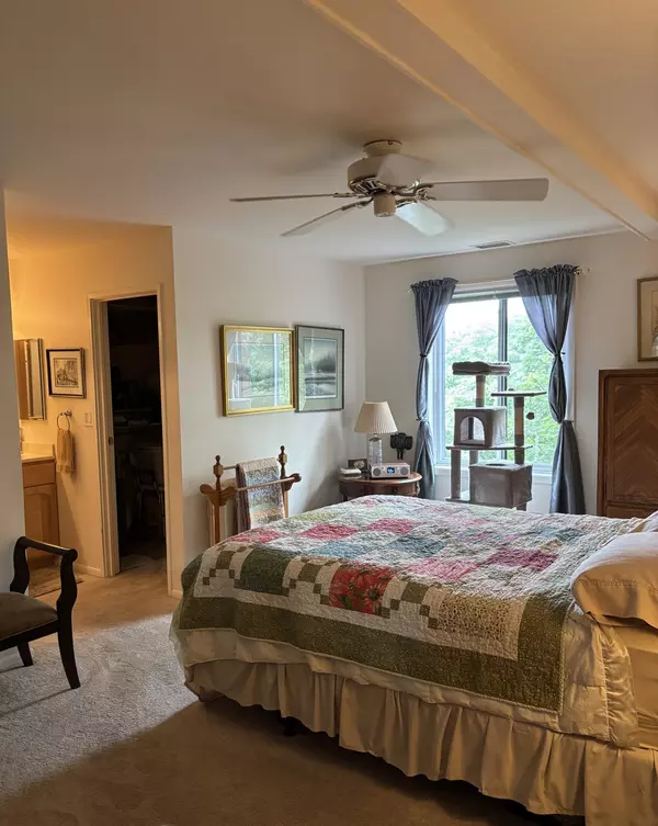 Darien, IL 60561,709 79th Street #403