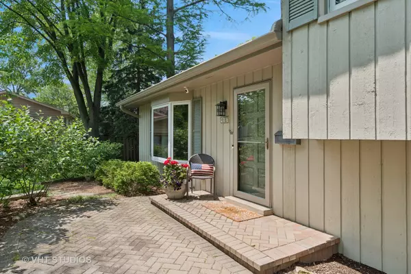 Libertyville, IL 60048,917 Bartlett Terrace