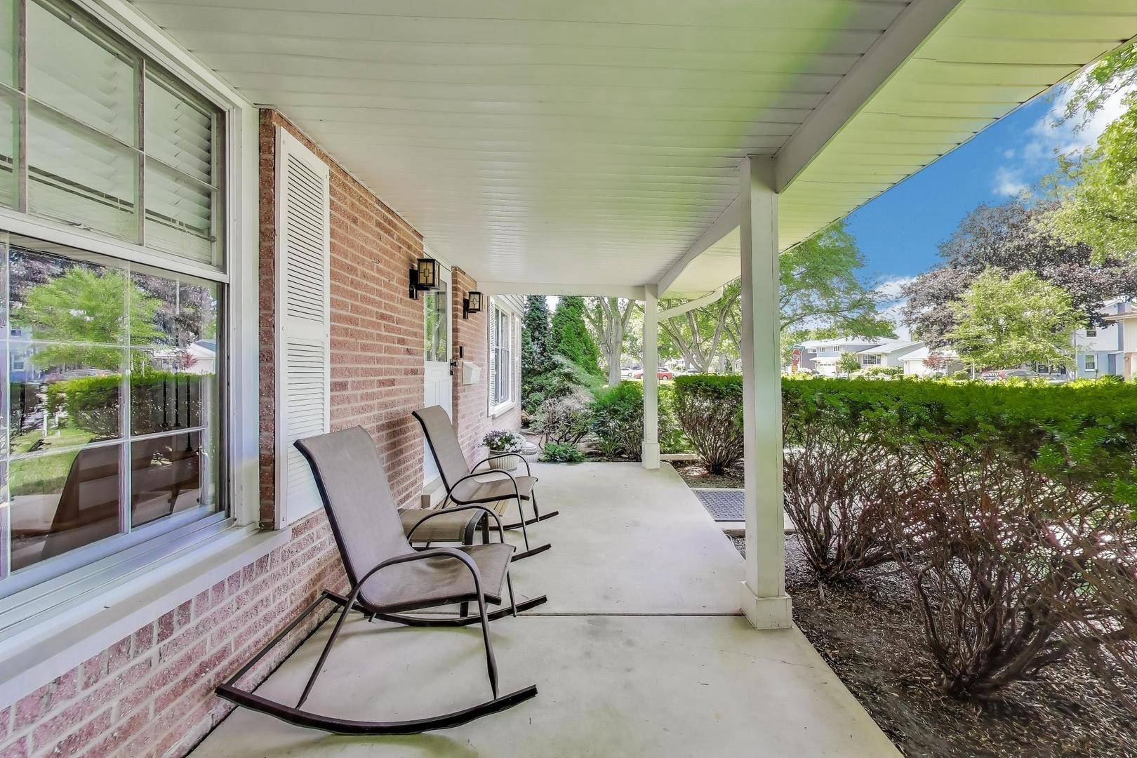 Mount Prospect, IL 60056,1501 E Greenwood Drive