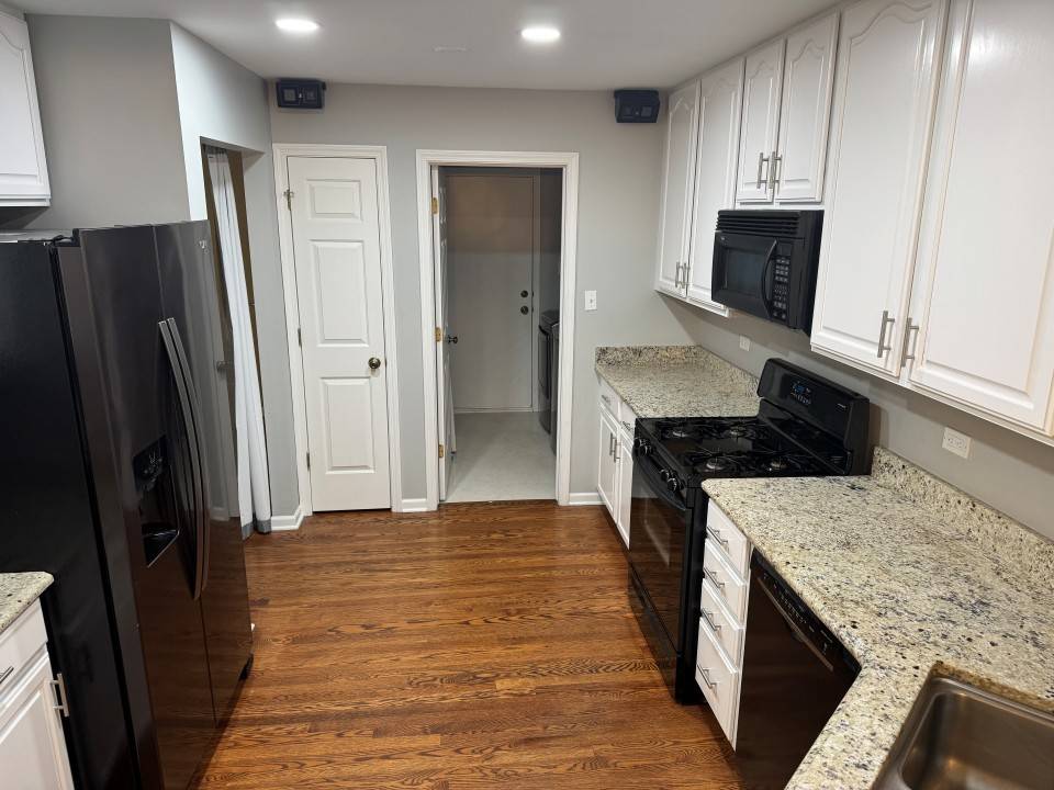 Woodridge, IL 60517,2037 Waterford Lane