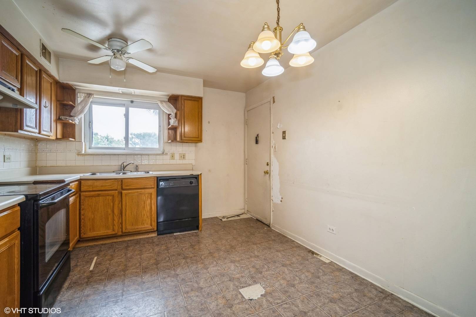Des Plaines, IL 60016,9423 Bay Colony Drive #3N