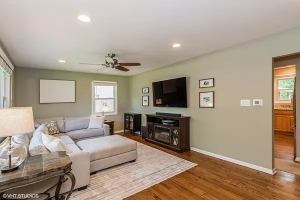 Libertyville, IL 60048,30300 N East End Avenue