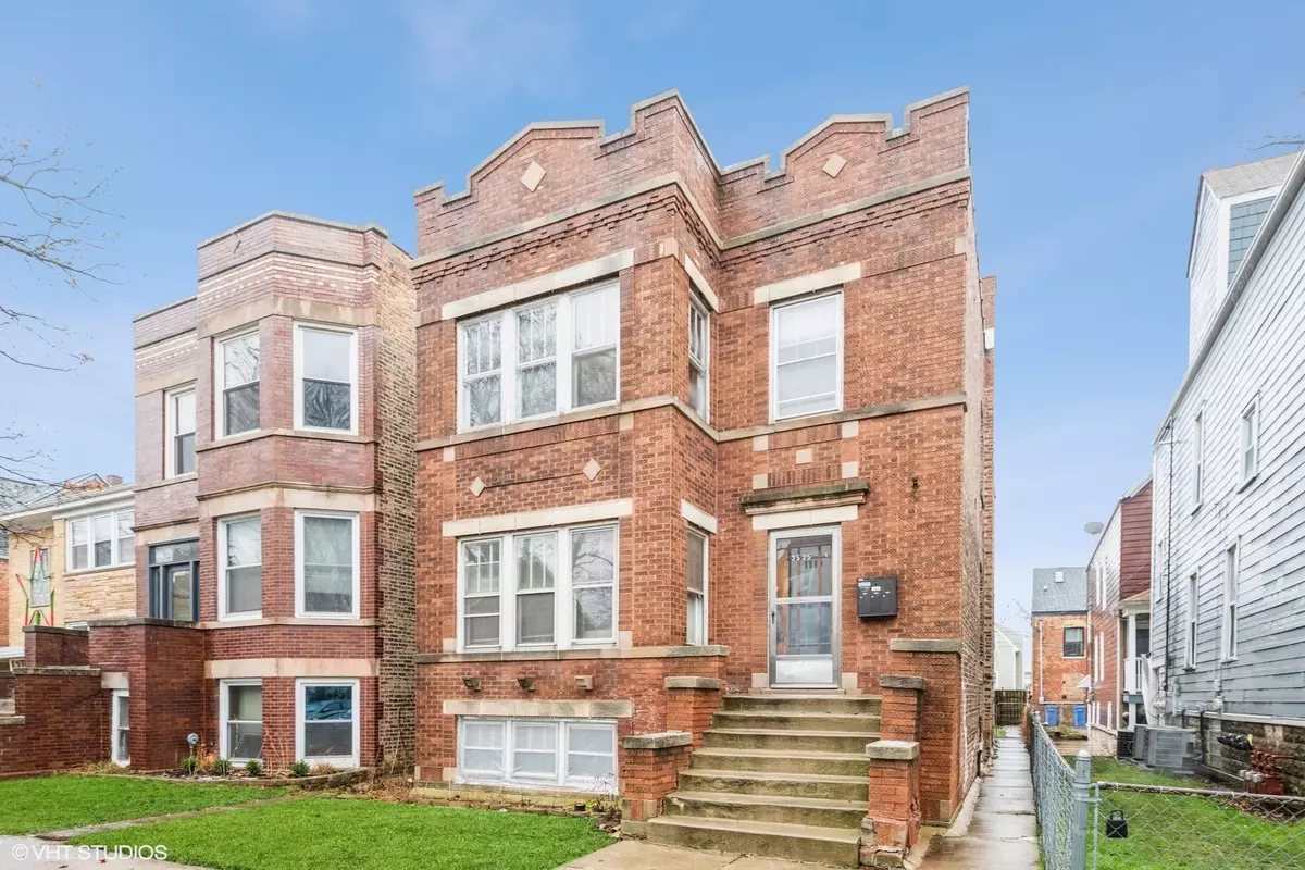 Chicago, IL 60618,3535 W School Street #2