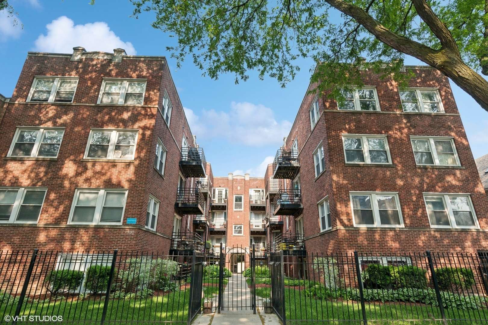 4332 N SACRAMENTO Avenue #3S, Chicago, IL 60618