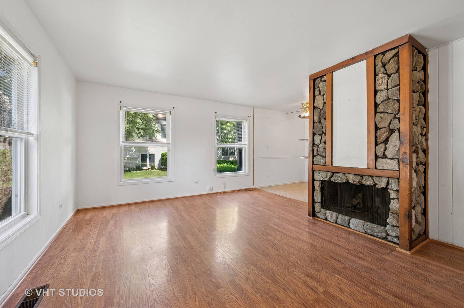 Deerfield, IL 60015,456 Inverrary Lane