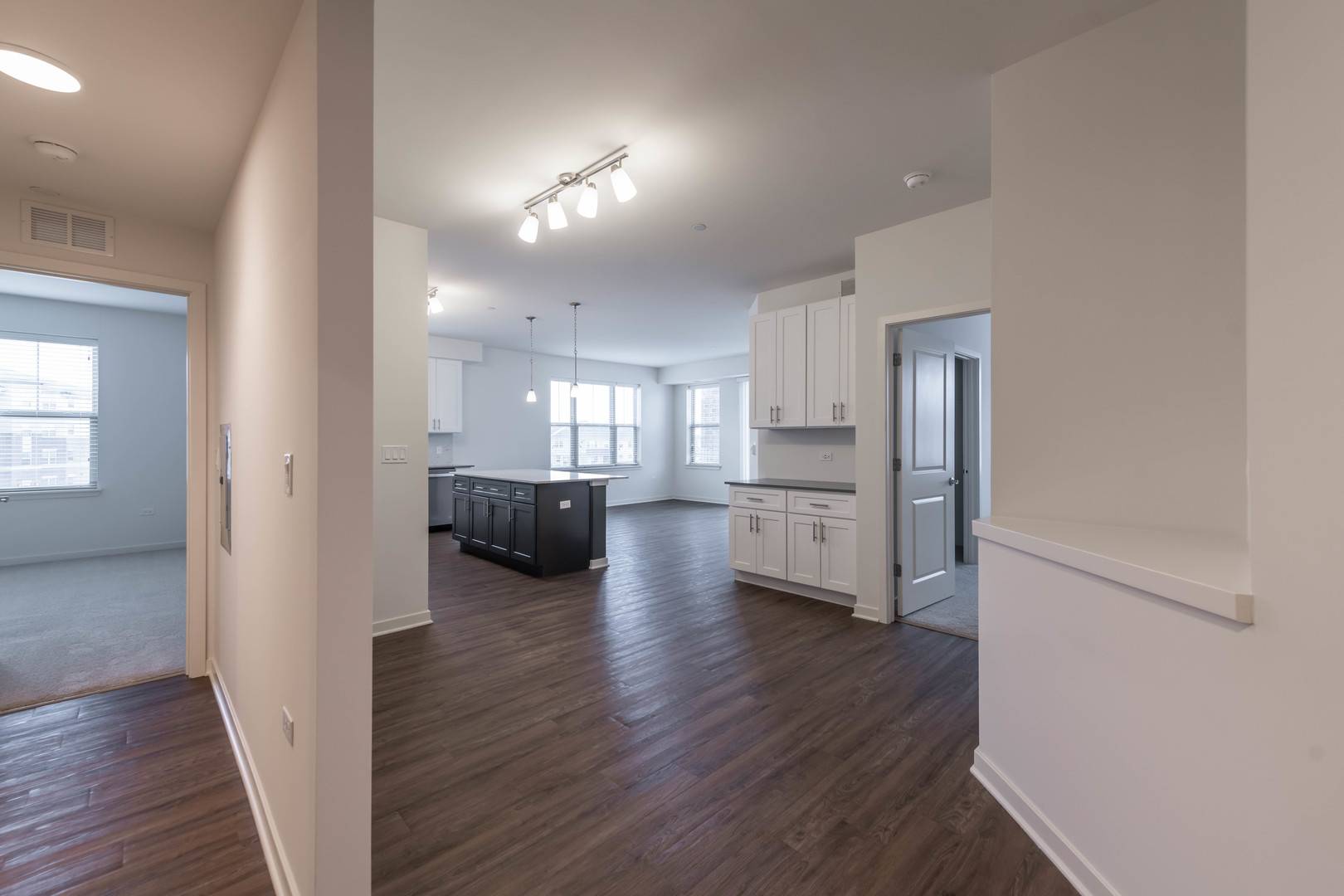 Deer Park, IL 60010,21599 W Field Court #10-101