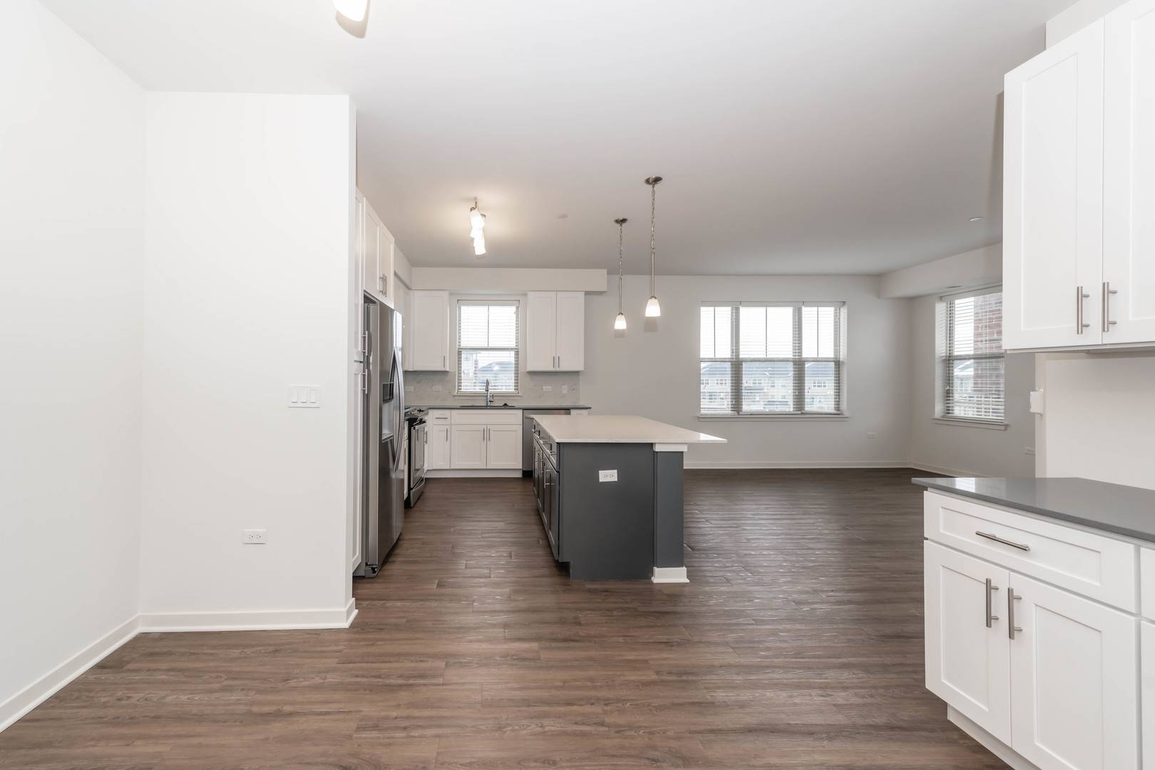 Deer Park, IL 60010,21599 W Field Court #10-101