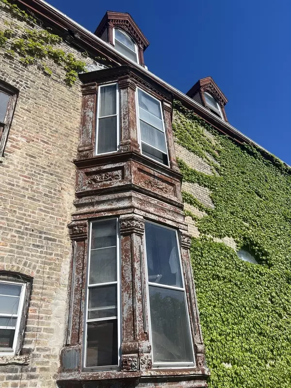 Chicago, IL 60624,3328 W Warren Boulevard