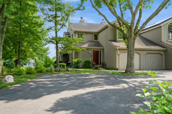 Lake Barrington, IL 60010,949 Fairway Circle #949