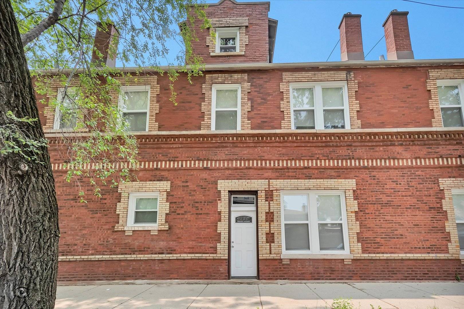 Chicago, IL 60632,3000 W 40th Street #1N
