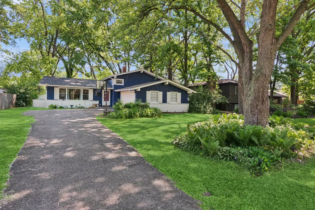 Glen Ellyn, IL 60137,Address not disclosed
