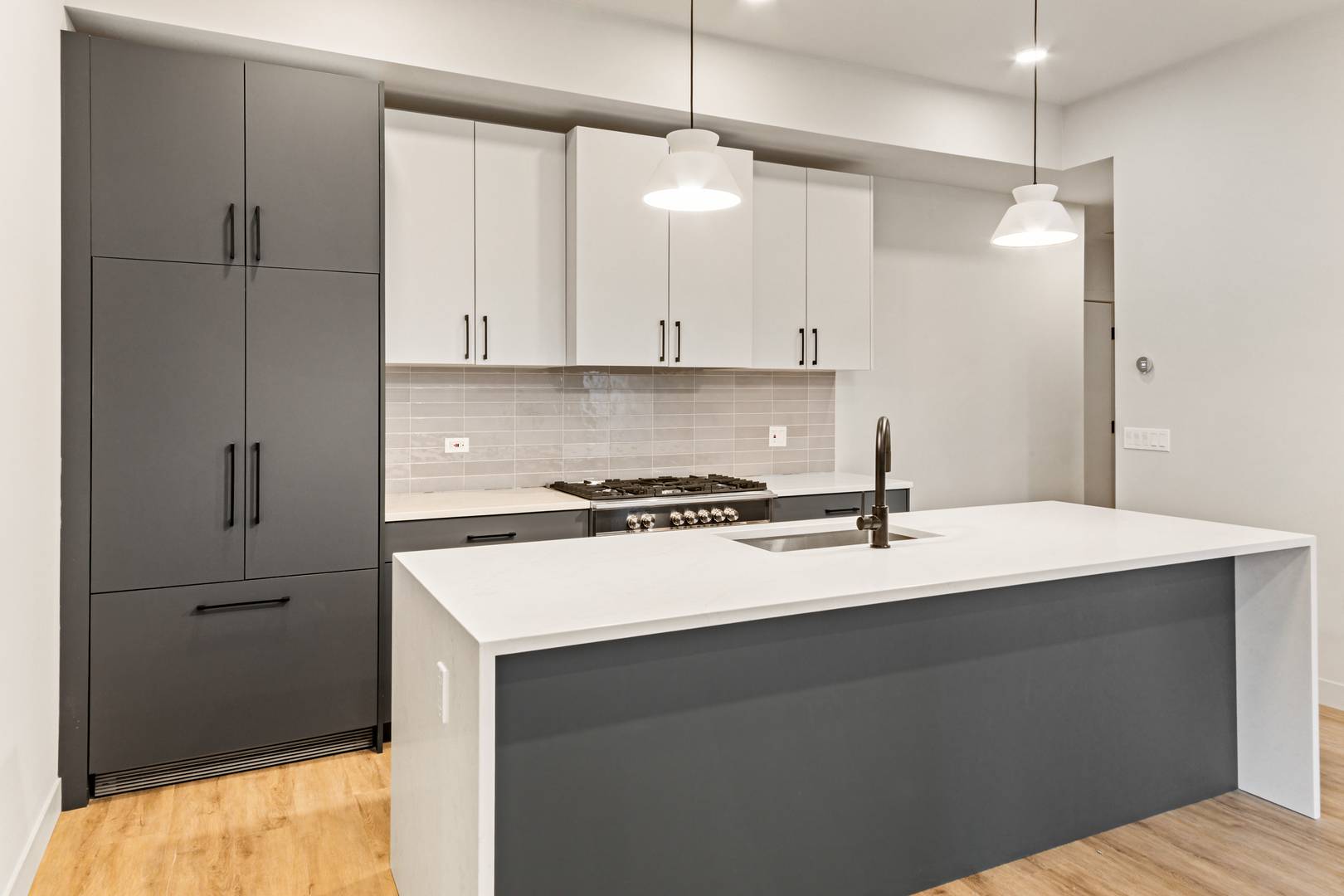 Chicago, IL 60607,1550 W Monroe Street #102