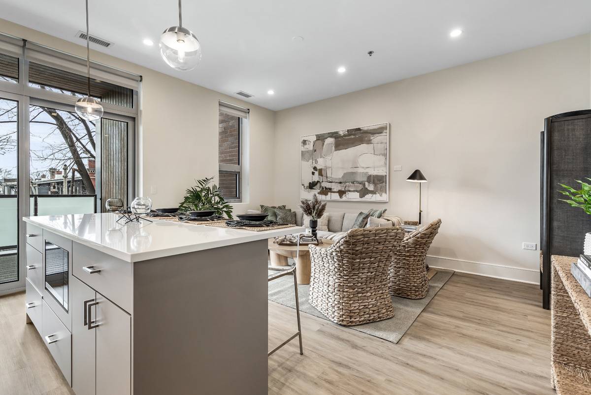 Oak Park, IL 60302,435 Madison Street #308