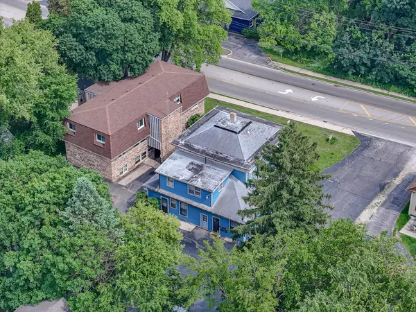 Woodstock, IL 60098,631 McHenry Avenue