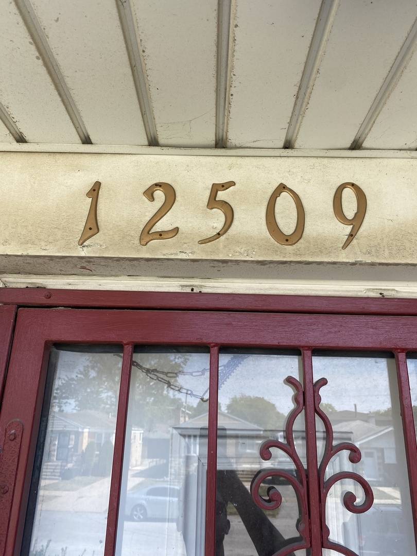 Calumet Park, IL 60827,12509 S Justine Street