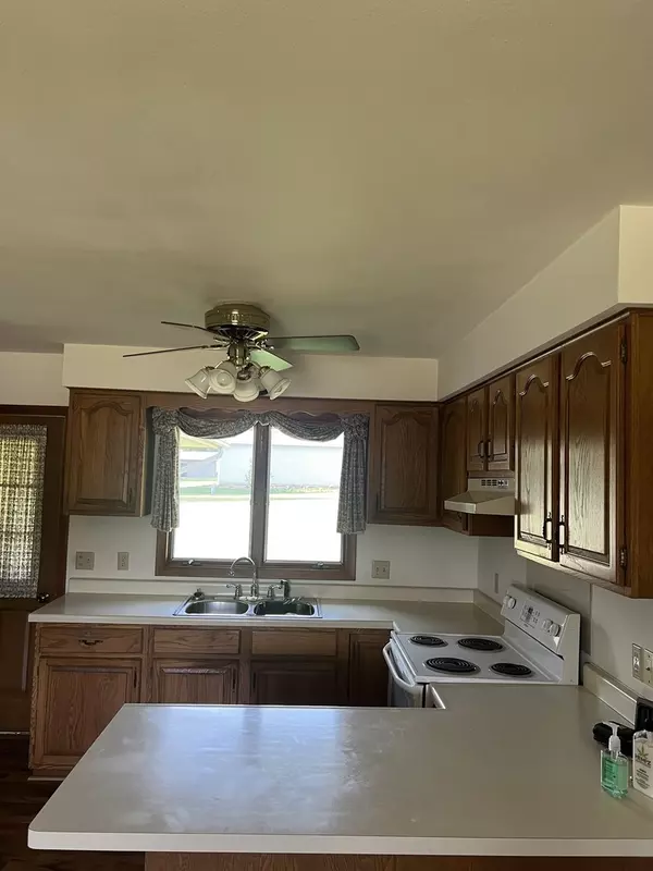 Lena, IL 61048,217 E Townline Road