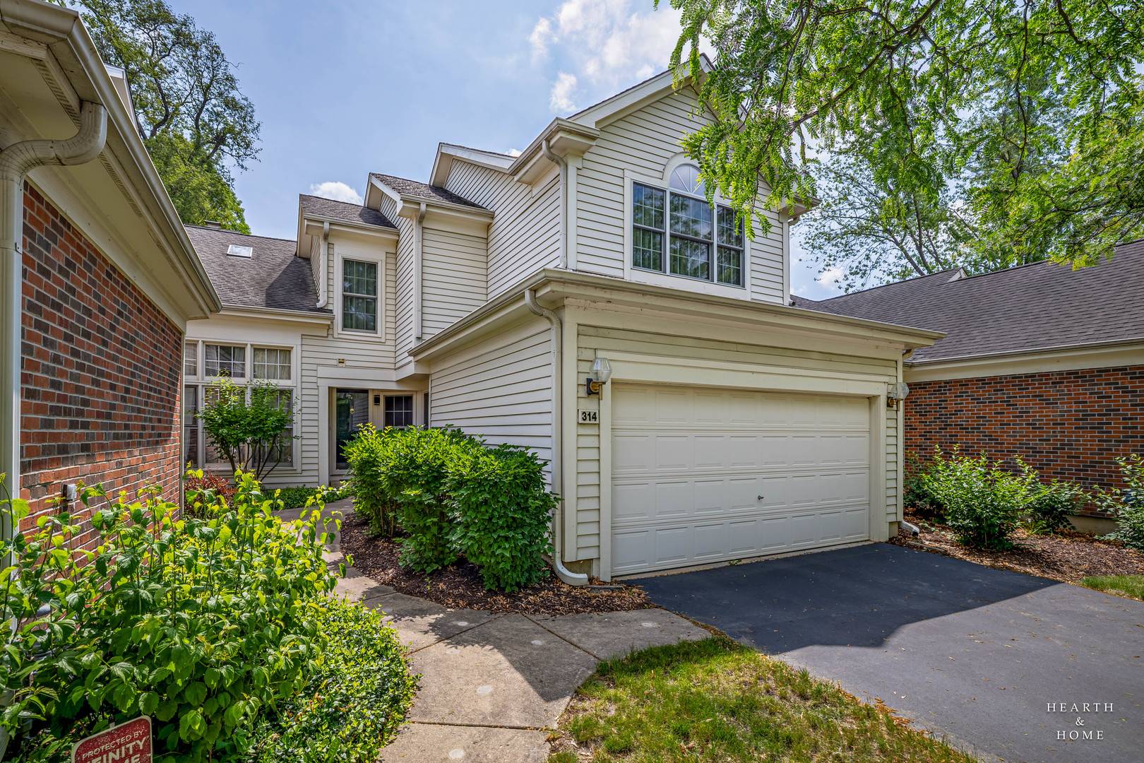 314 Spring Creek Circle, Schaumburg, IL 60173