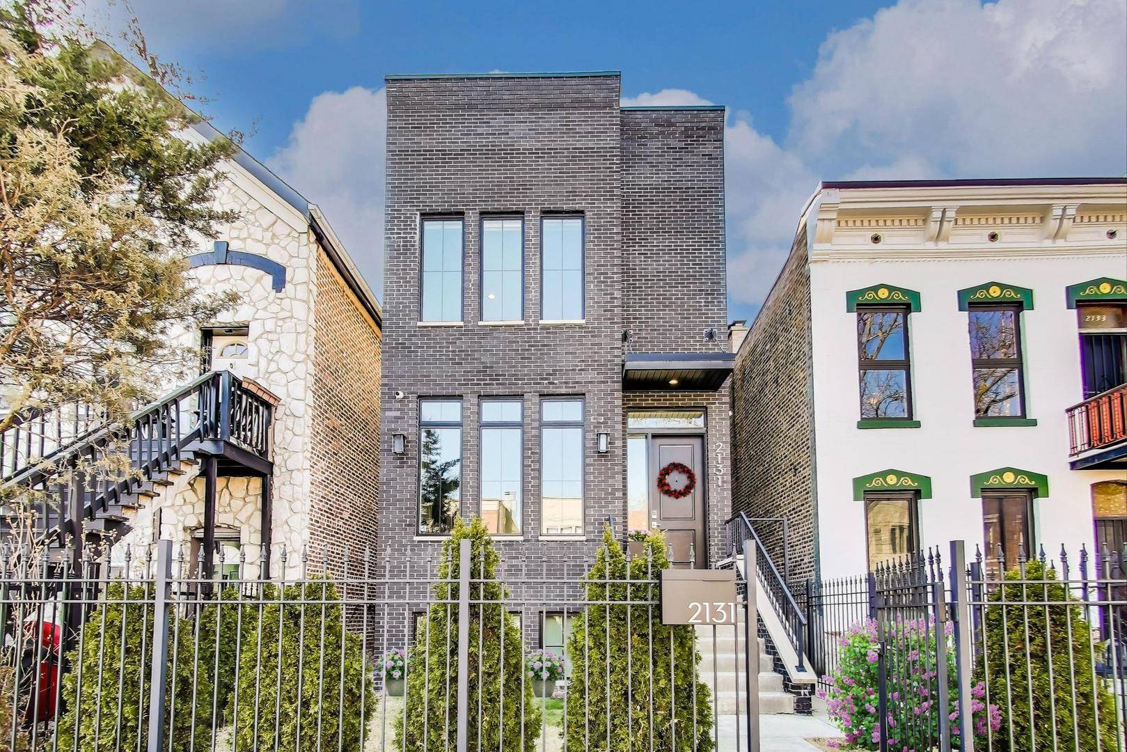 2131 W Huron Street, Chicago, IL 60612