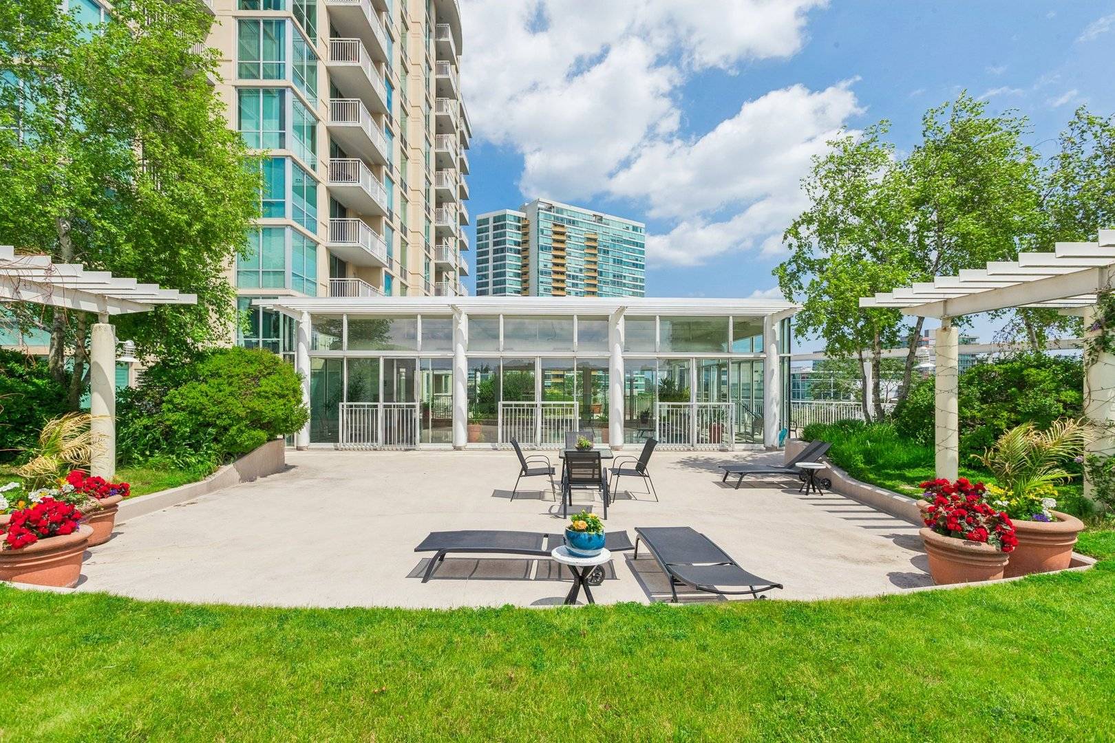 Evanston, IL 60201,1640 Maple Avenue #503