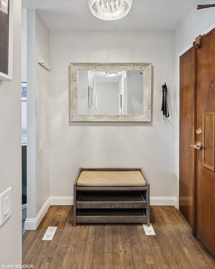 Chicago, IL 60613,4170 N Marine Drive #21C