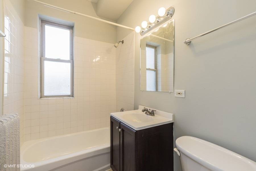 Chicago, IL 60653,435 E Oakwood Boulevard #29