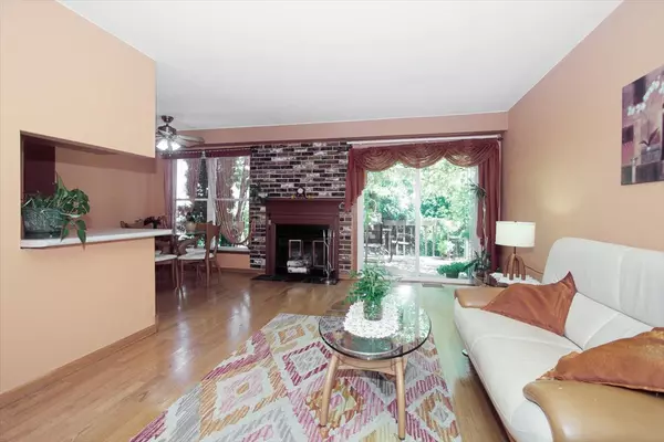 Palatine, IL 60067,1471 N Denton Avenue