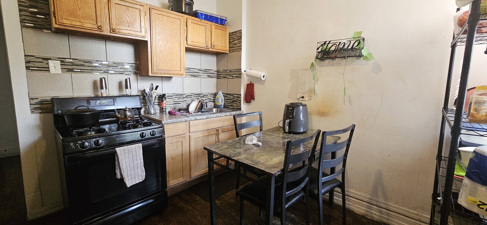 Chicago, IL 60651,3752 W Division Street #3W